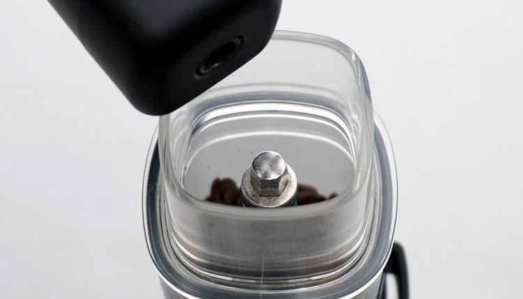 Hario-Electric-Handy-Coffee-Grinder_04