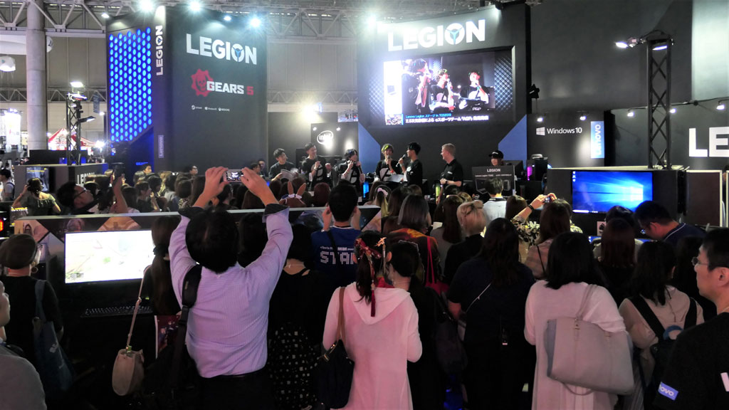 レノボ・ジャパンのゲーミングPCブランド「LEGION」ブースでは、ちょうど2.5次元俳優によるeスポーツチーム「AGP」結成イベントが行われていた。漫画やアニメを原作とする舞台などで活躍する俳優の中で、ゲーム好きが集まってチームを作ったという