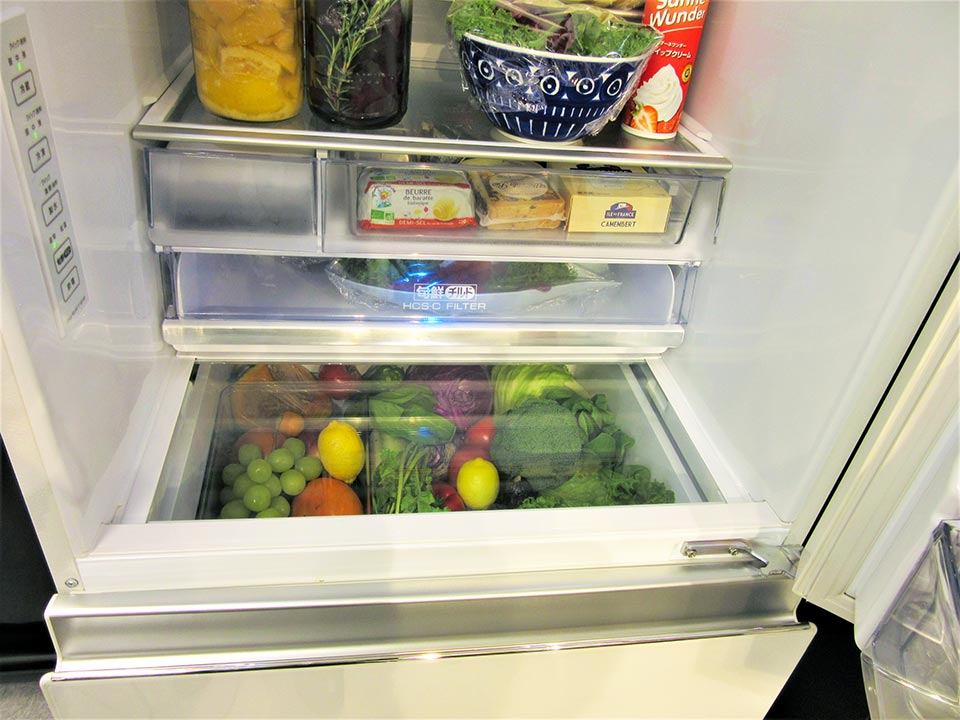 アクアが大型冷蔵庫 Delie シリーズを発売 冷蔵室と野菜室を強化ガラスで仕切り野菜室が見える 家電biz