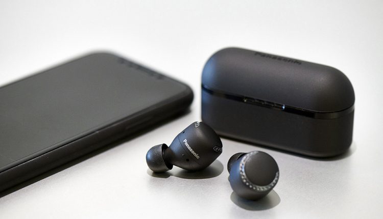 Panasonic-announces-completely-wireless-earphones_08