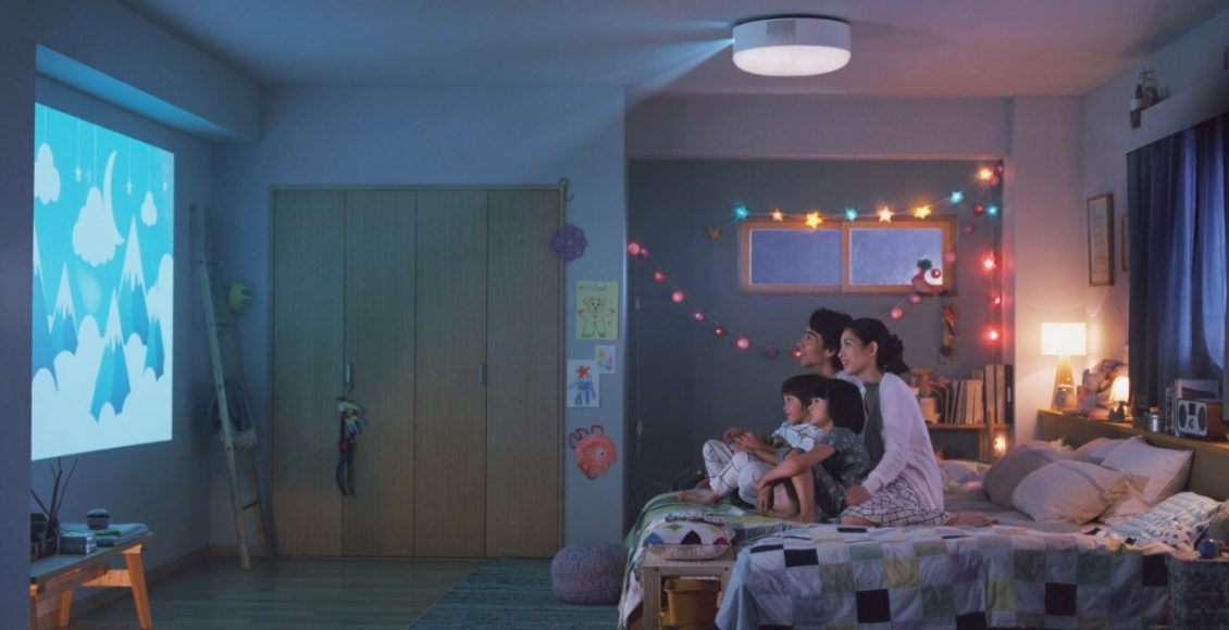 令和の三種の神器は、全自動調理家電、自動ロボット掃除機、プロジェクター